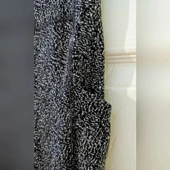 Athleta Leggings Womens XS Tight Black Lightning Static Workout Yoga Pocket - Picture 3 of 6